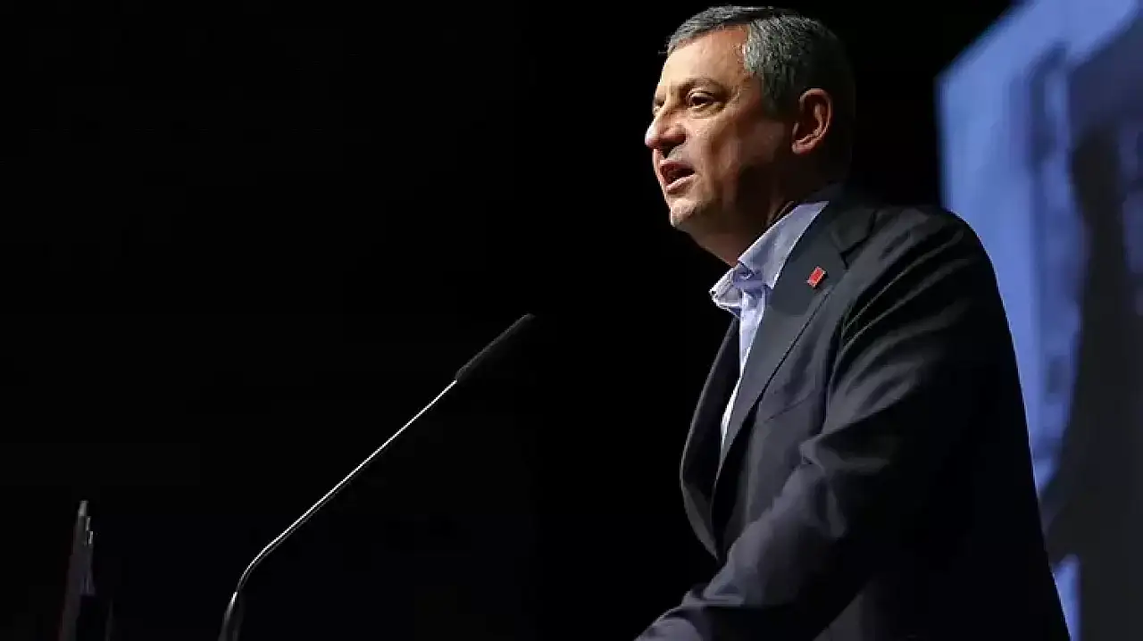 Özgür Özel İsviçre Sosyal Demokrat Partisi Kongresi'nde Konuştu