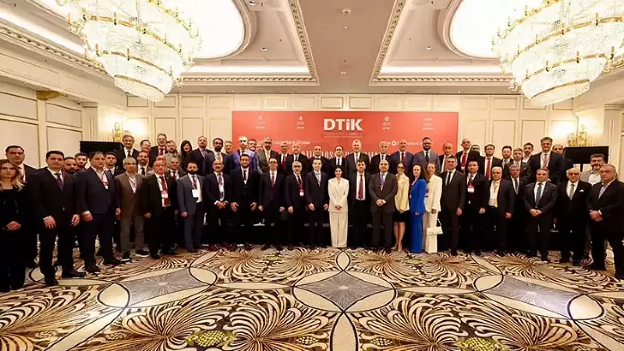 Bakan Bolat, Rusya'da Türk iş insanları ile bir araya geldi