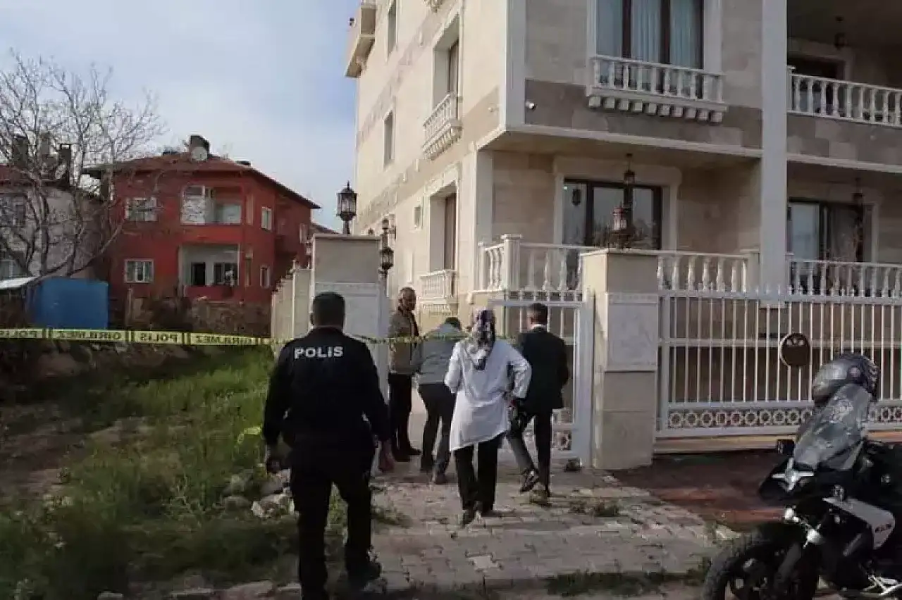 Oğlunu odayı kilitledi, eşini öldürüp intihar etti