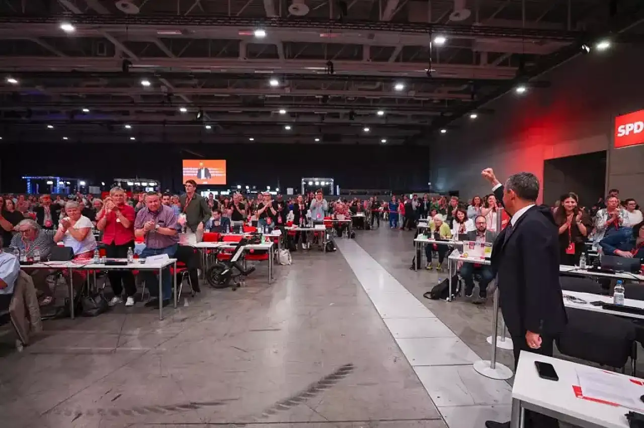 Özgür Özel, Almanya Sosyal Demokrat Partisi Kongresi'ne Katıldı