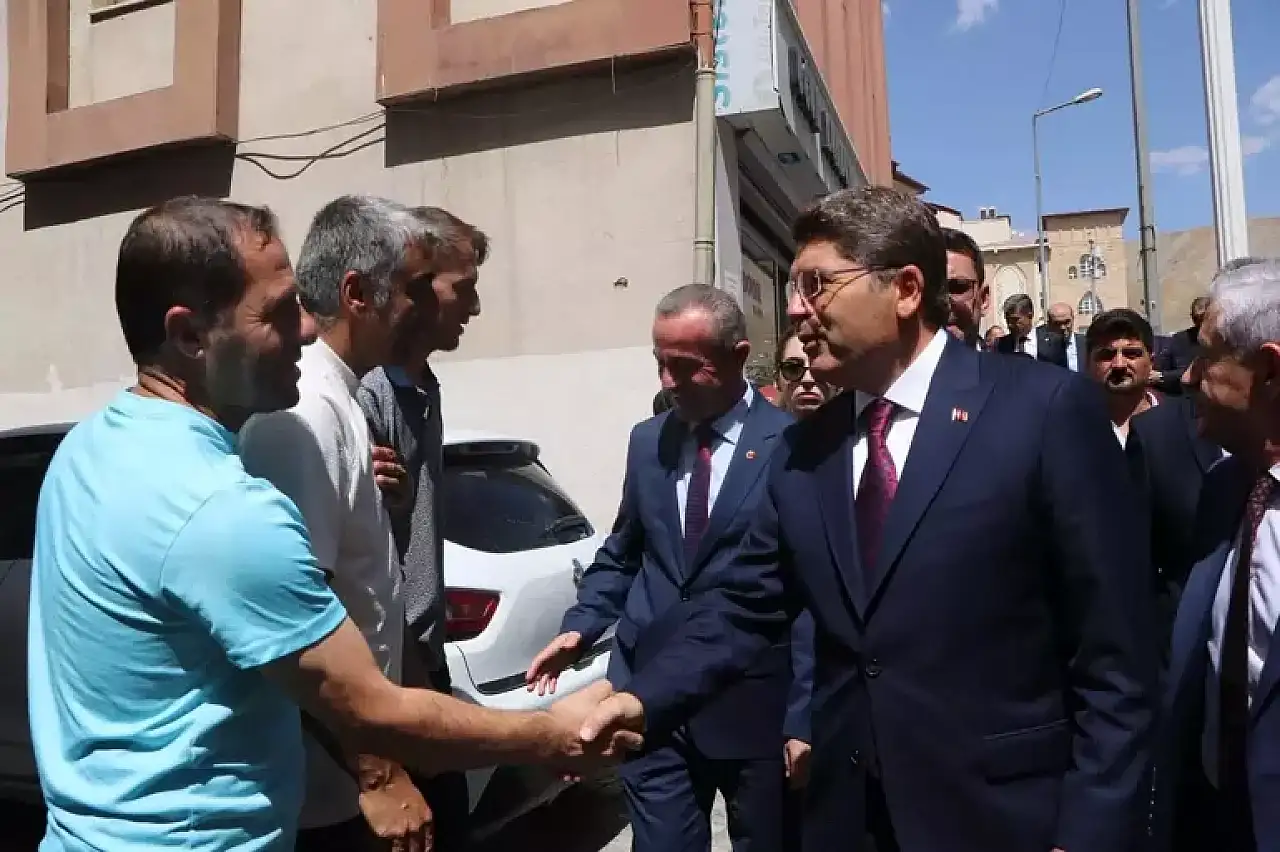 Bakan Tunç Bin Yıllık Kardeşliğimize Vurulan Hançerin Çıkarıldığı Dönemi Yaşıyoruz