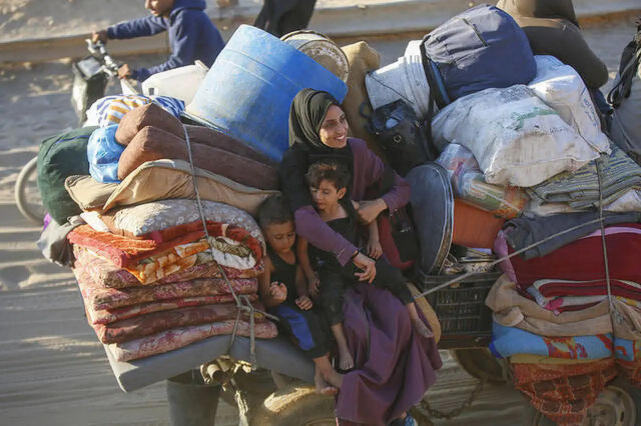 Ateşkes ilan edilmesinin ardından 250 bine yakın Filistinli Gazze'ye geri döndü