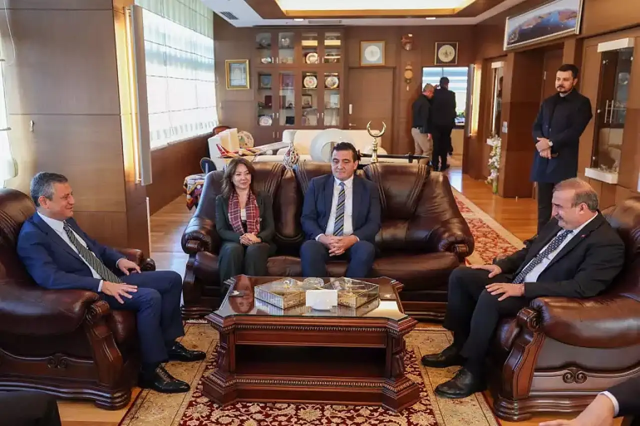 Özgür Özel'den, Uyuşmazlık Mahkemesi Başkanı Güleç'e ziyaret