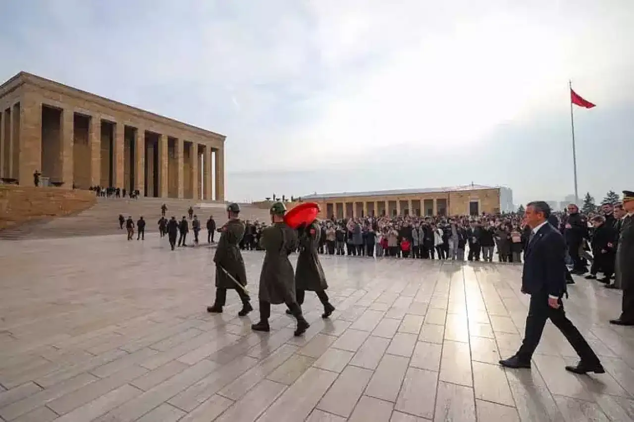 Özgür Özel, Anıtkabir'i Ziyaret Etti
