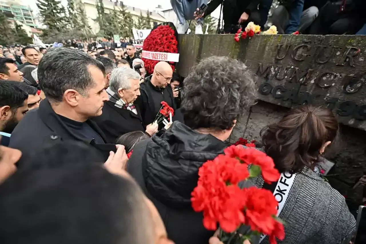 Uğur Mumcu, bombalı saldırıya uğradığı sokakta anıldı