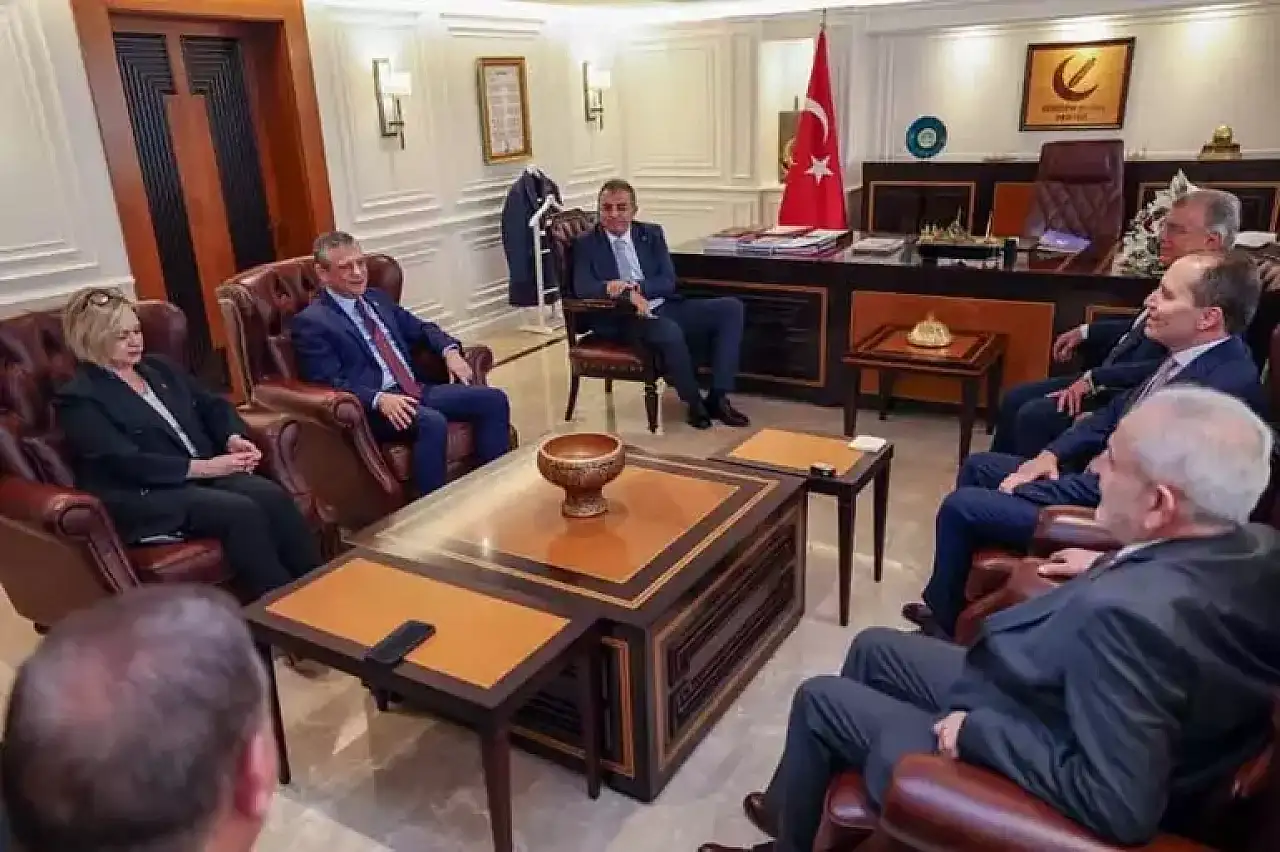 Özgür Özel'den Fatih Erbakan'a Ziyaret