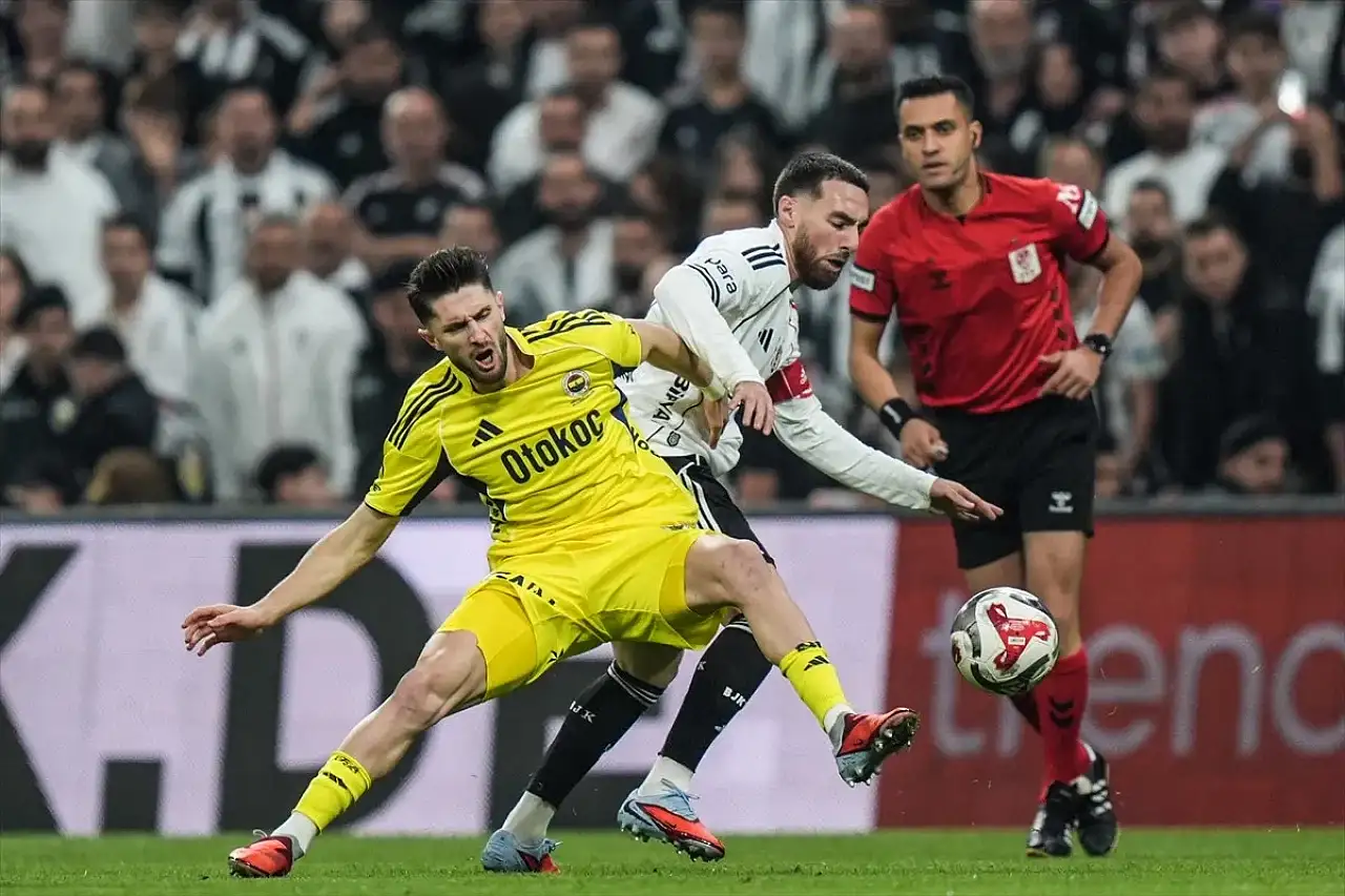 Fenerbahçe'den Muhteşem Geri Dönüş Beşiktaş'ı 3 Golle Devirdi