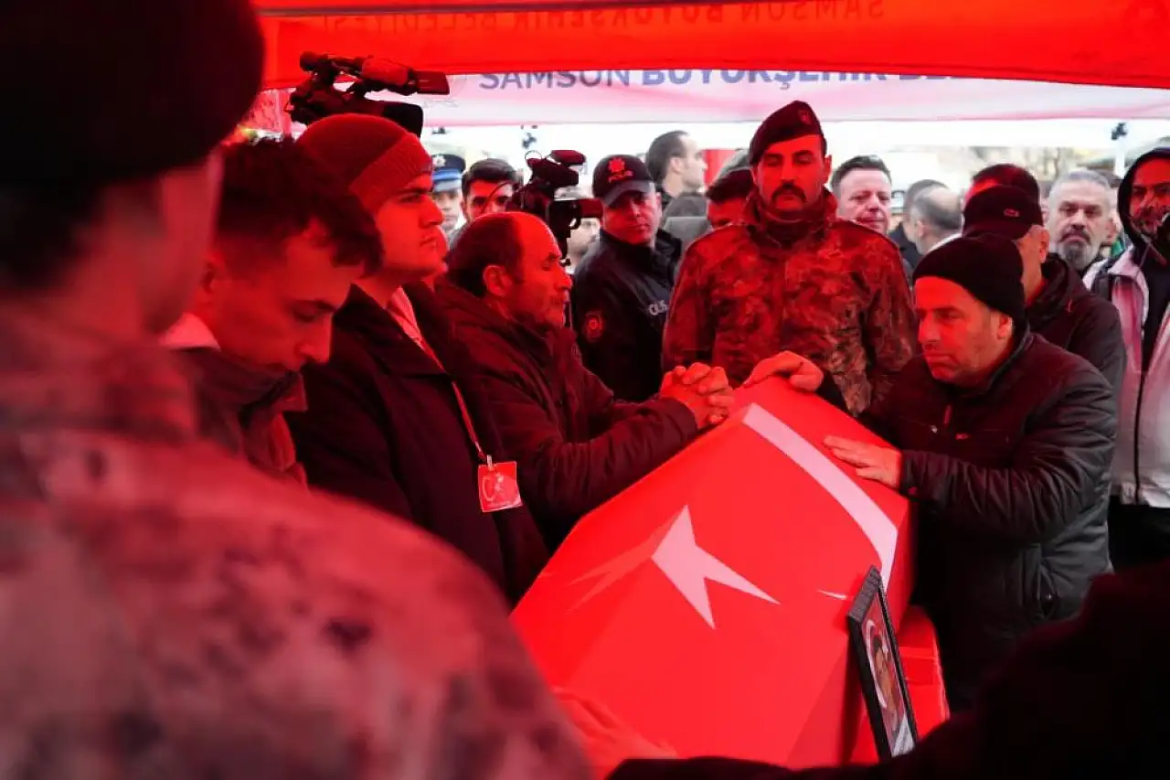 Şehit Polis, Görev Arkadaşlarının Omzunda Dualarla Uğurlandı
