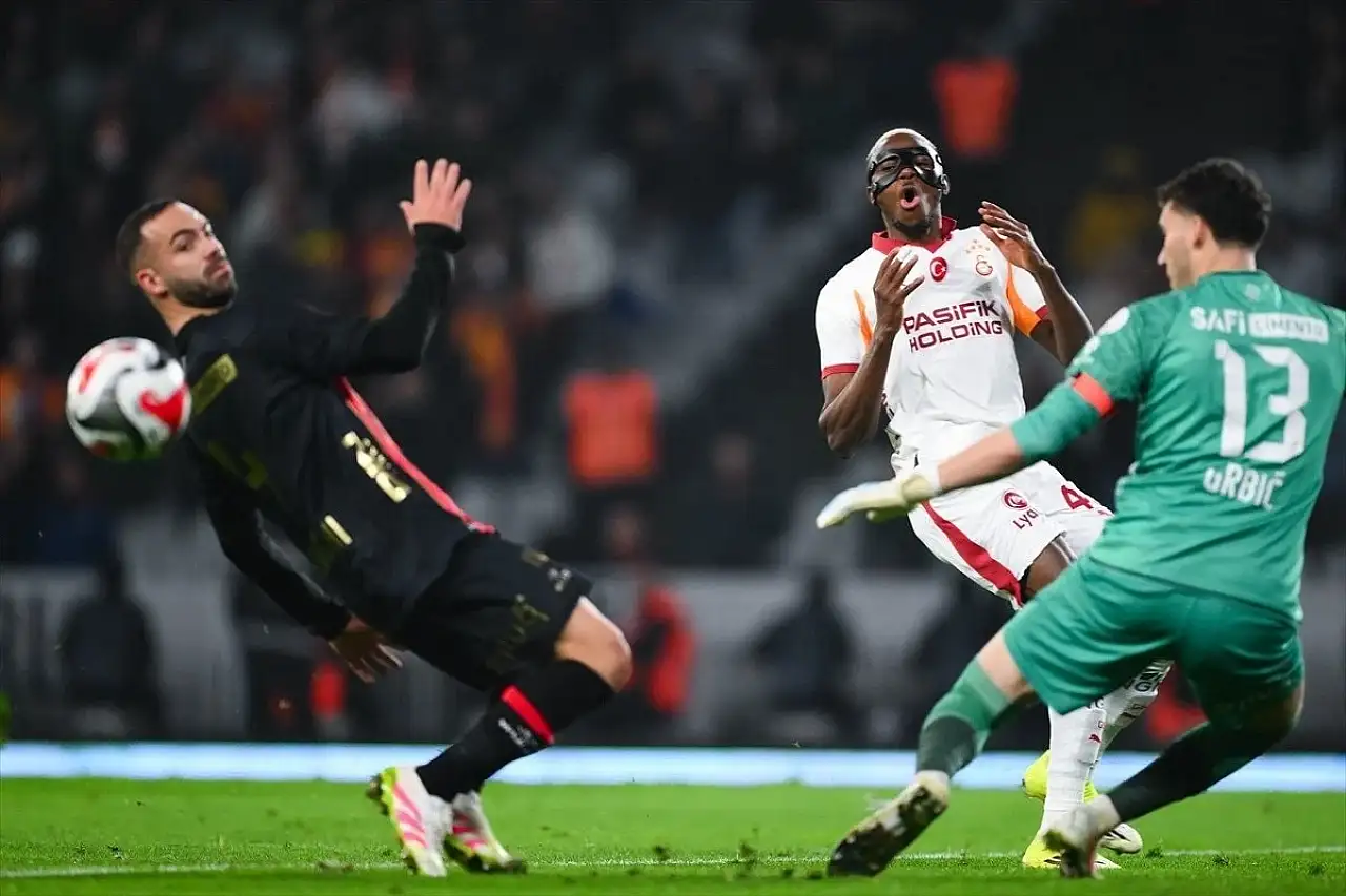 Galatasaray Karagümrük Deplasmanında 3 Puanı 3 Golle Aldı