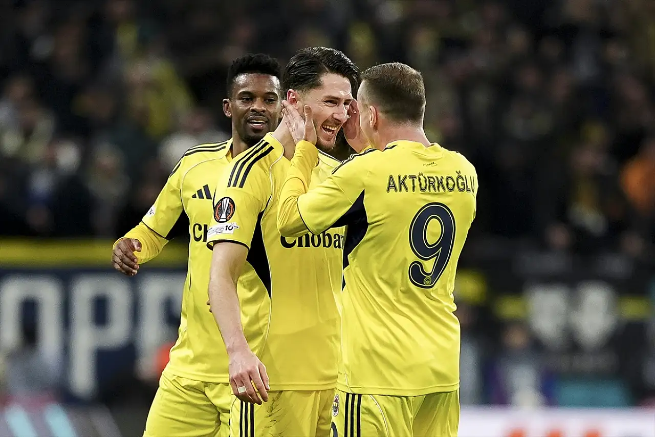 Play-Off Turunu Garantileyen Fenerbahçe FCSB İle Berabere Kaldı