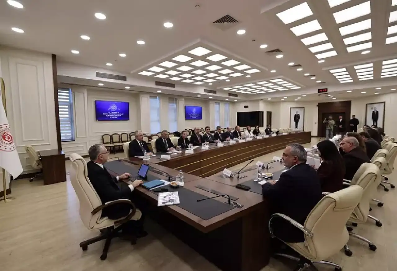 Bakan Işıkhan başkanlığında Bilim Kurulu Toplantısı düzenlendi