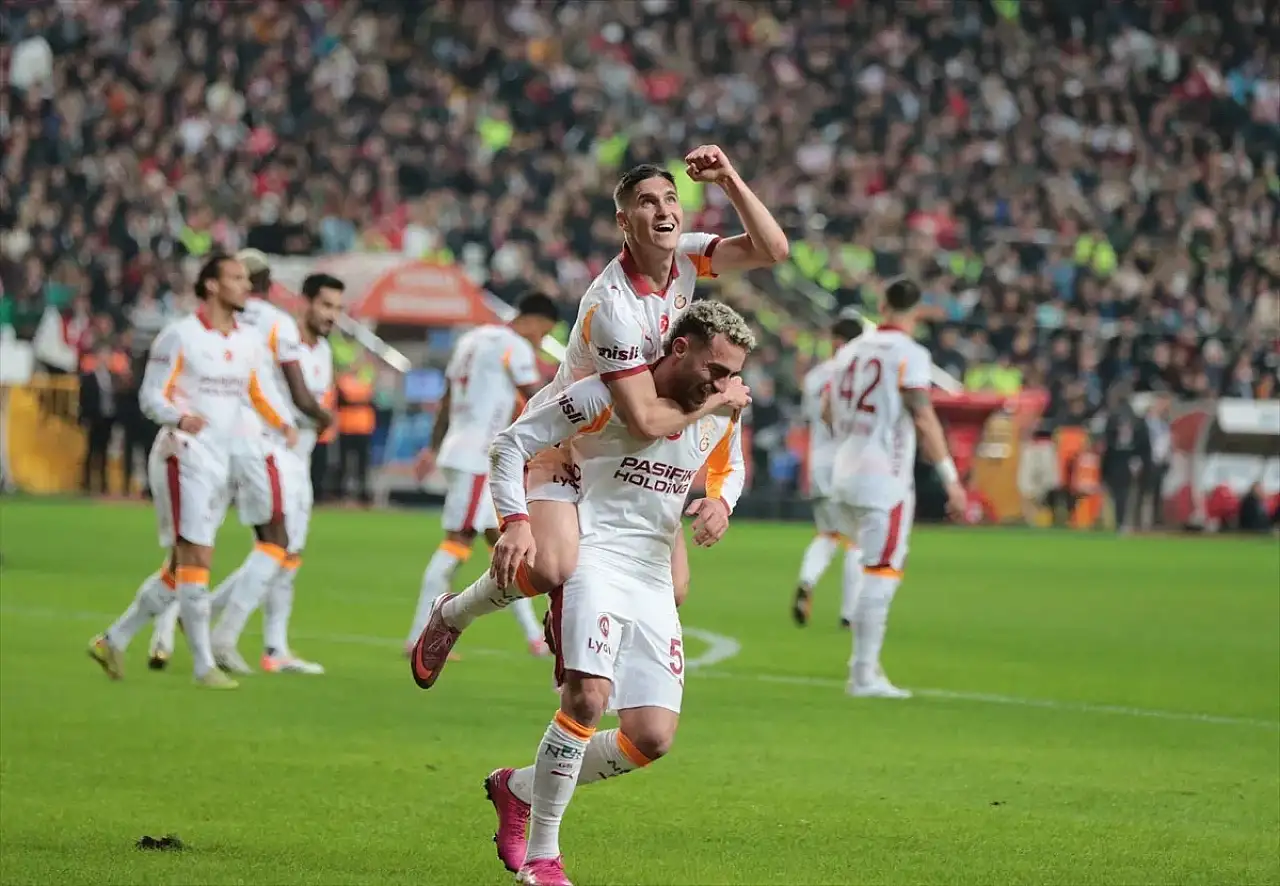 Yıldızlar Sahneye Çıktı Galatasaray Antalya'da Farklı Kazandı