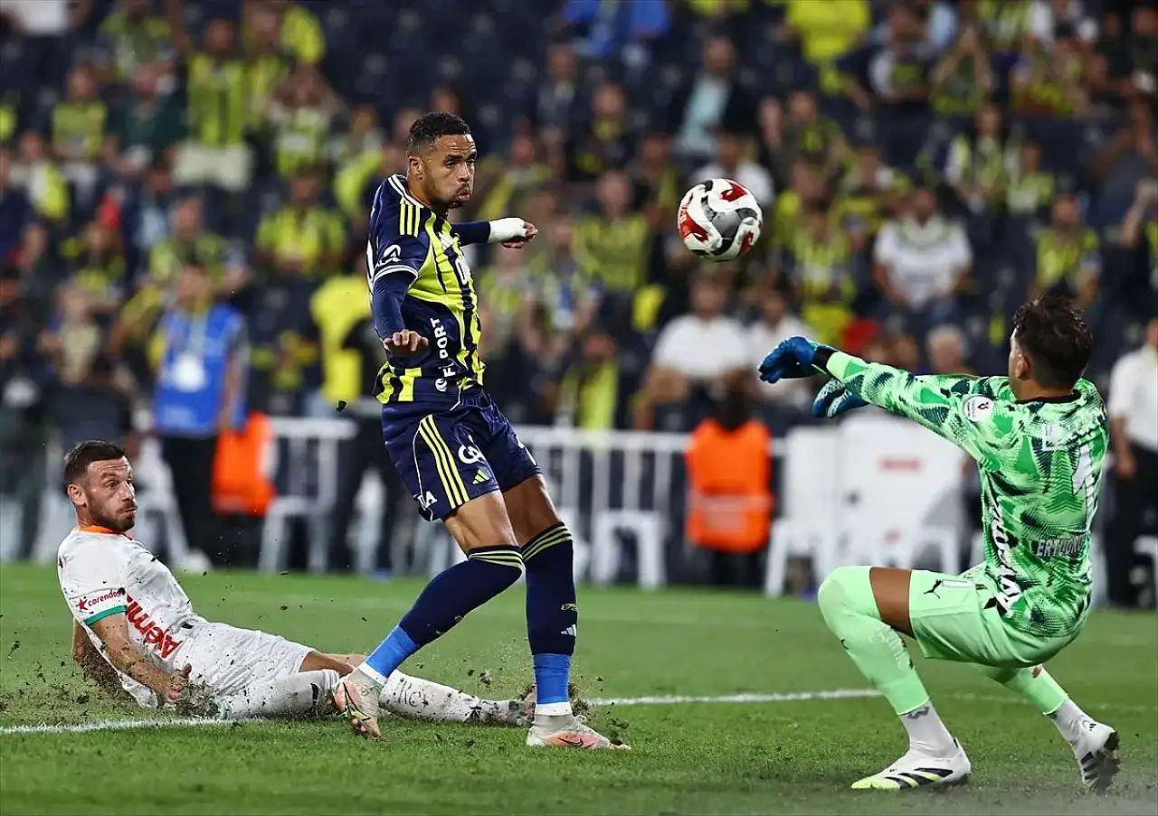 Fenerbahçe, Kadıköy'de Alanyaspor'la 2-2 Berabere Kaldı!