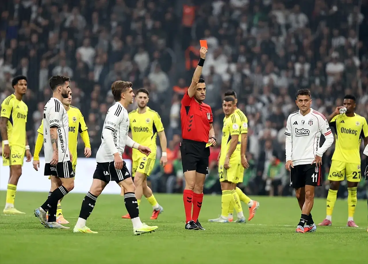 Fenerbahçe'den Muhteşem Geri Dönüş Beşiktaş'ı 3 Golle Devirdi