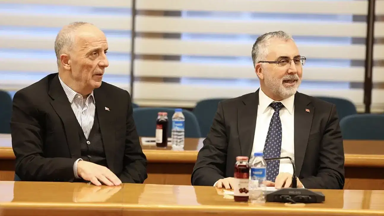 Bakan Işıkhan'dan Türk-İş Başkanı Atalay'a Asgari Ücret Komisyonu İçin Teklif