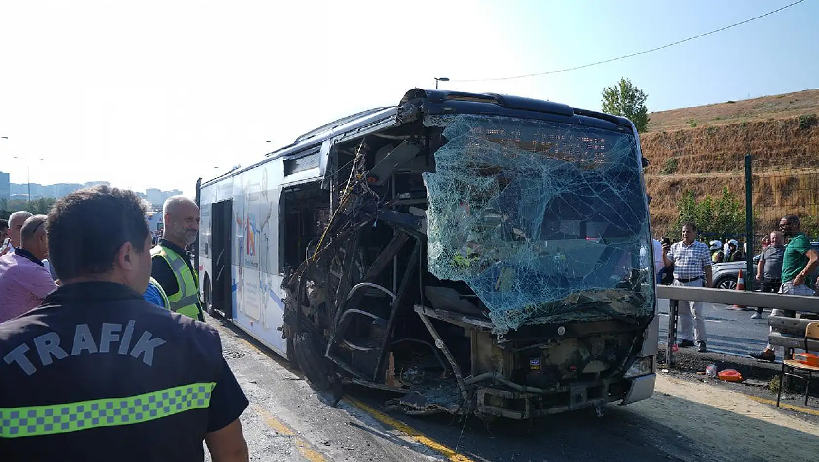 1 Kişinin Öldüğü 53 Kişinin Yaralandığı Metrobüs Kazasında 5 Kişi Tutuklandı!