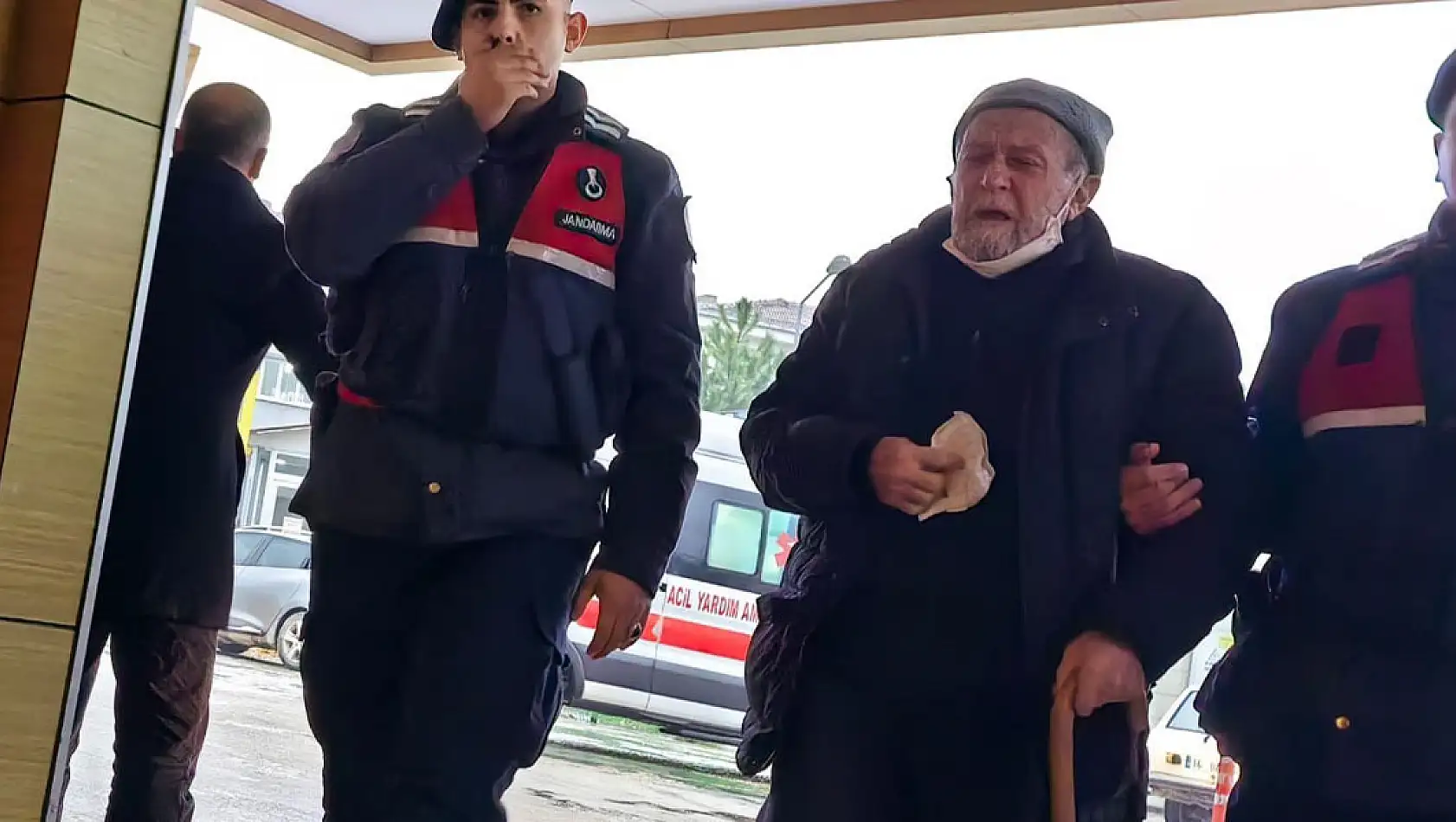 83 yaşındaki Zülfü dedenin eşinden nafaka kararı