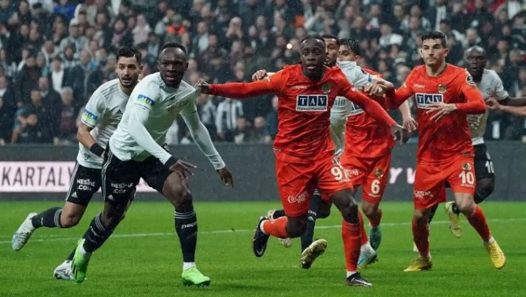 Alanyaspor - Beşiktaş Maçının İlk 11'leri Belli Oldu