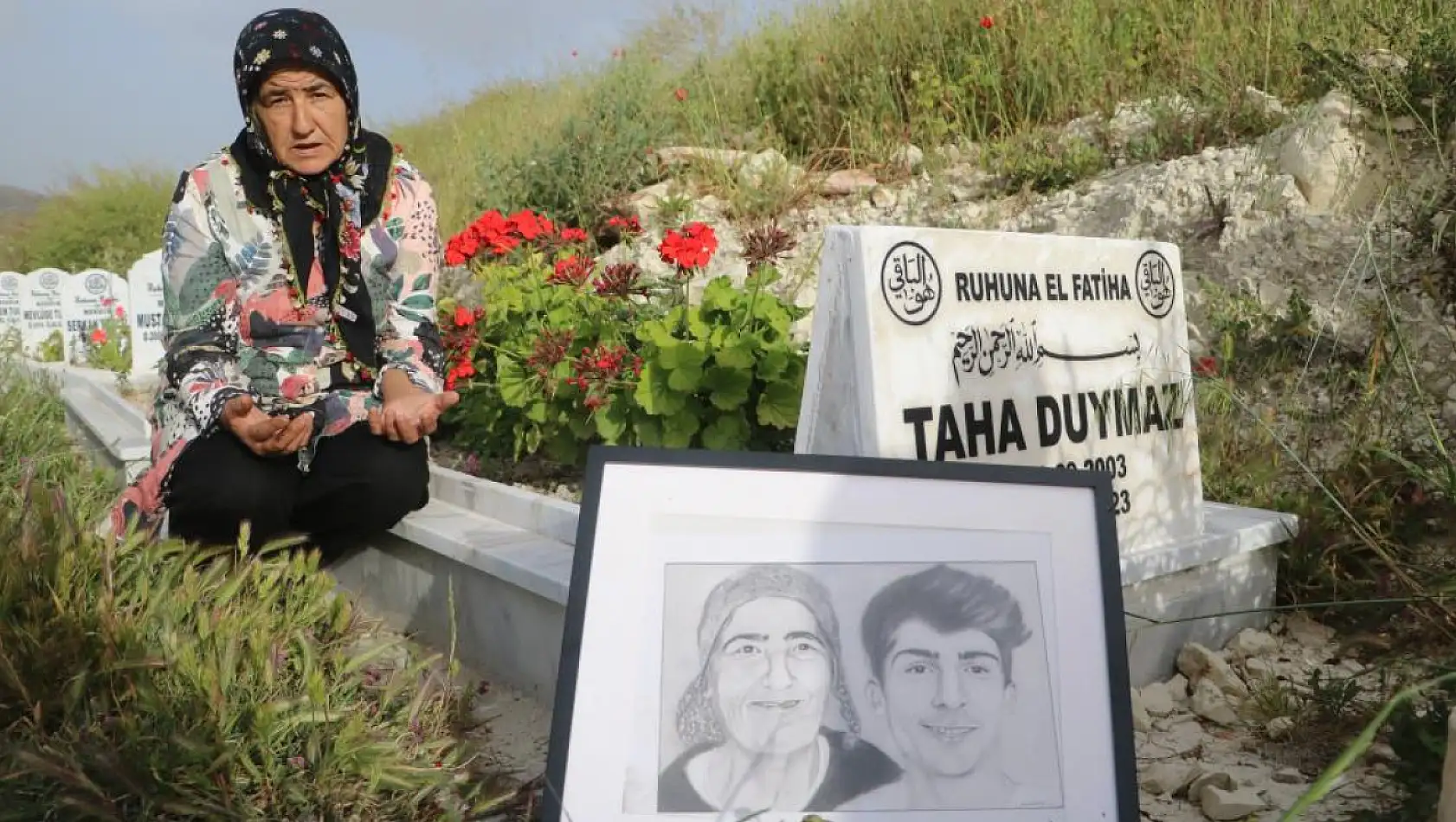 Asrın Felaketinde Ölen Fenomen Taha Duymaz'ın Annesinin Buruk Geçen Anneler Günü