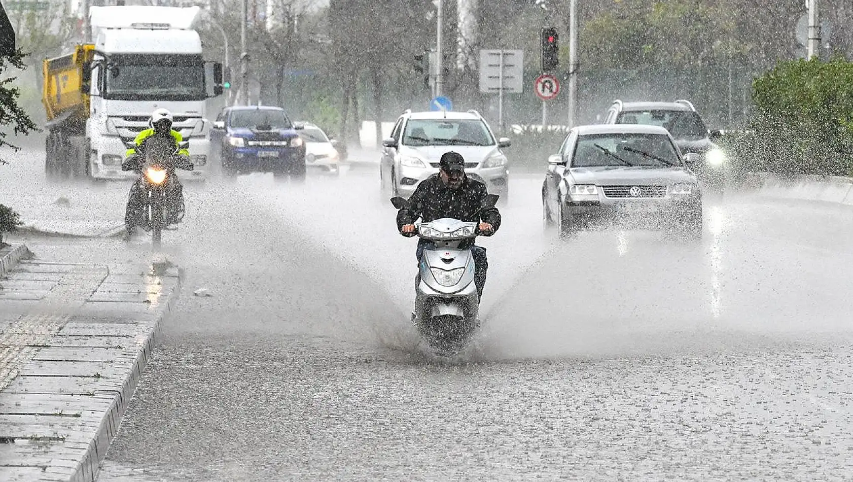 Dikkat! Meteoroloji il il uyardı: Çok kuvvetli olacak!