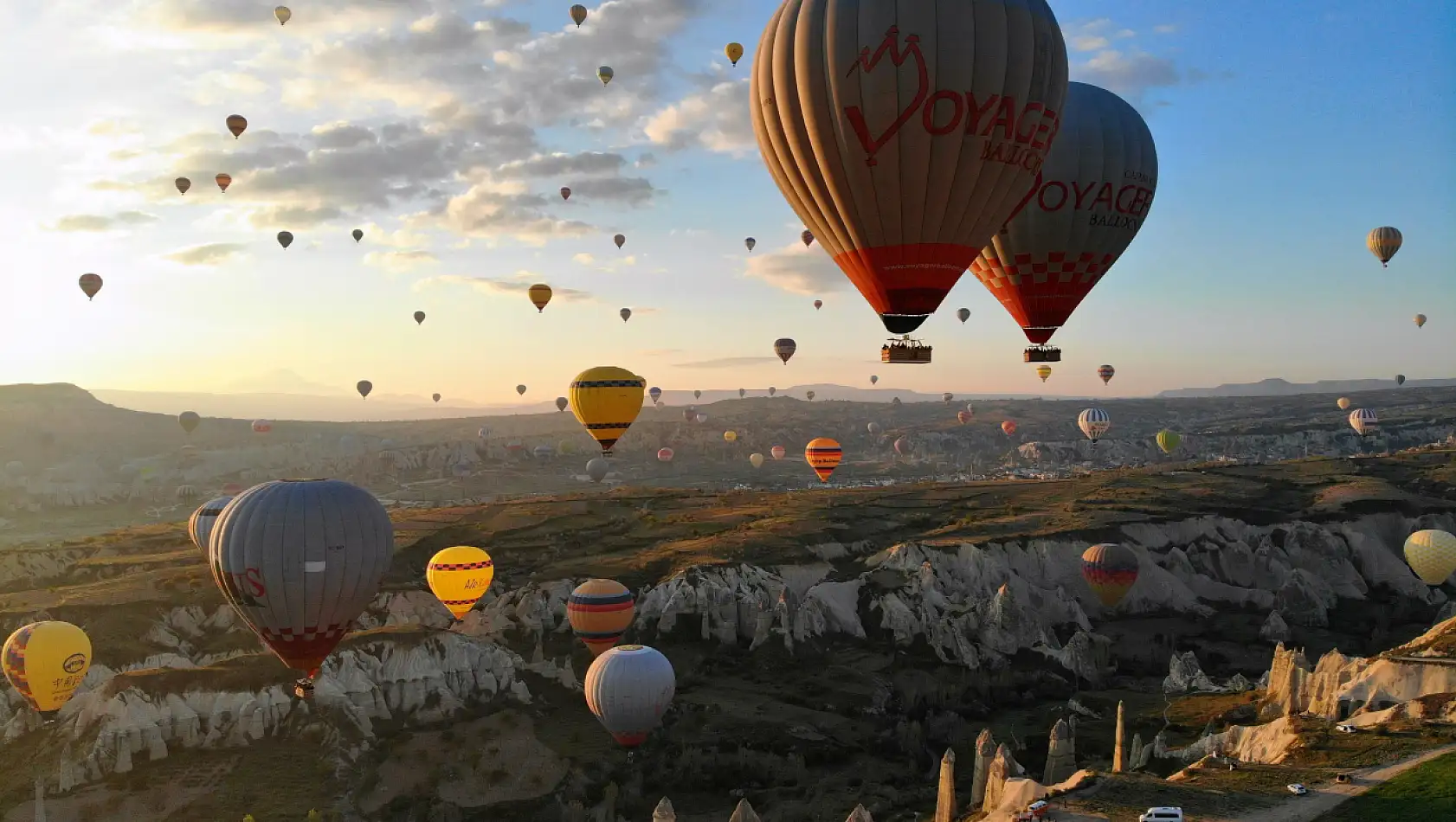 Dünya Balonla Uçmak İçin Kapadokya'ya Akın Ediyor