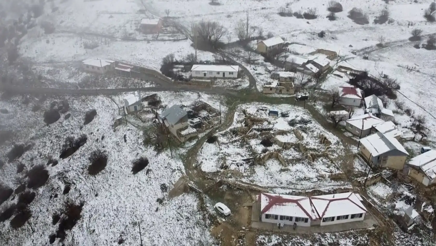 Erzincan'a İlk Kar Yağdı, Sobalar Yakıldı