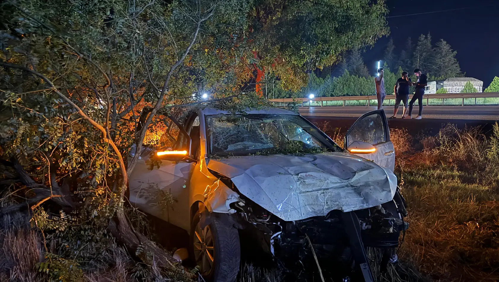 Feci Kaza 2 Kardeşi Hayattan Kopardı, 3 Yaralı