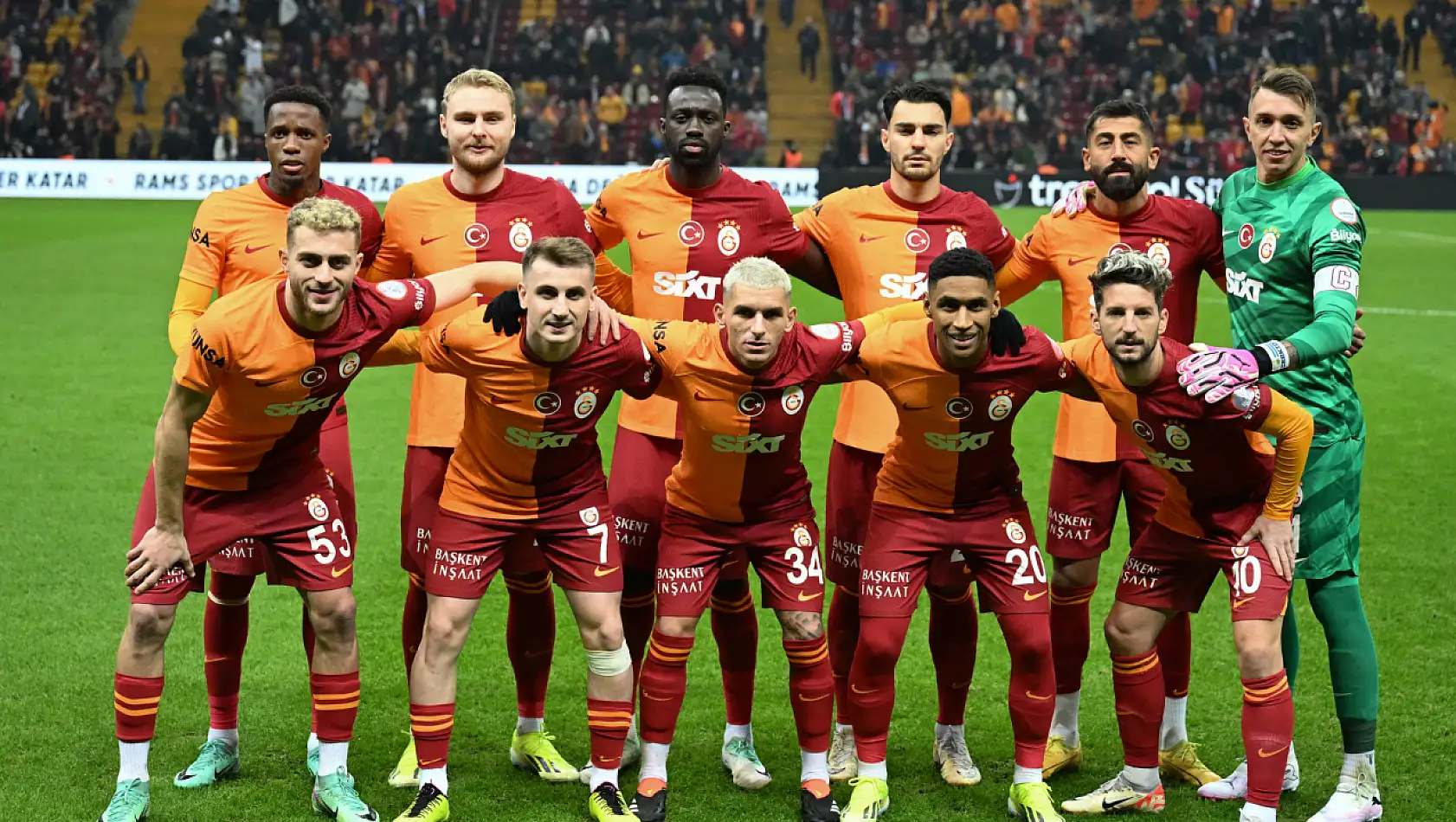 Galatasaray'da İki Yabancı Futbolcuya Yol Göründü!