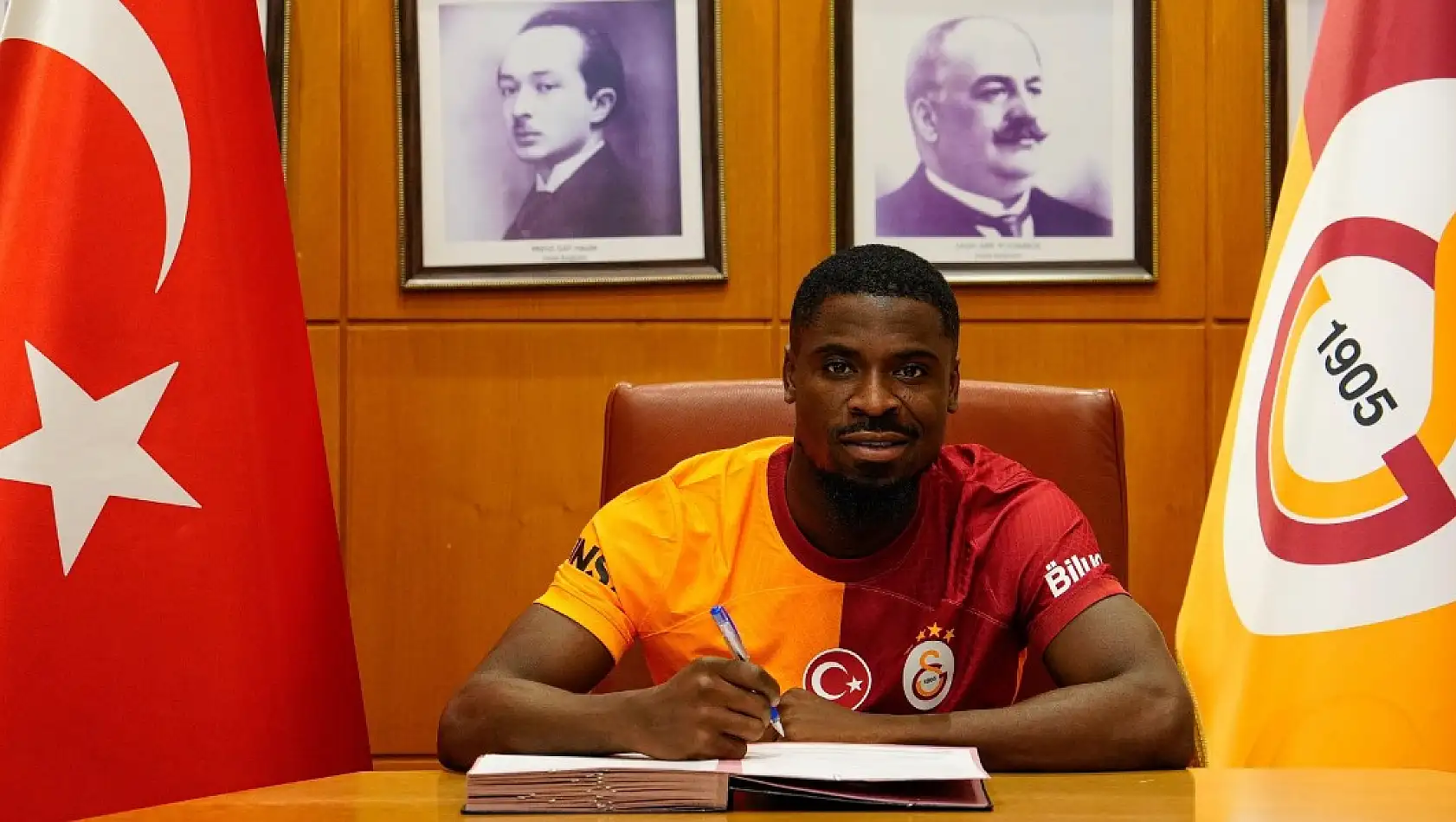 Galatasaray, Serge Aurier İçin İmza Töreni Düzenledi