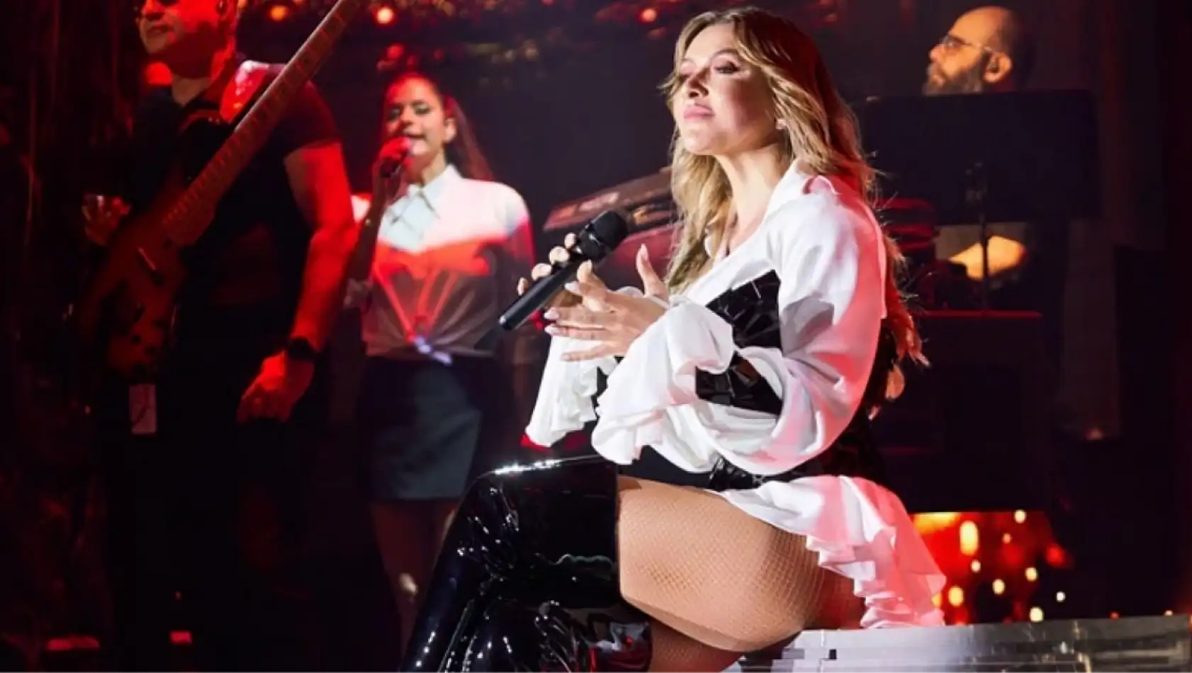 Hadise Frikik Almaya Çalışan Kameramana Ayar Verdi!