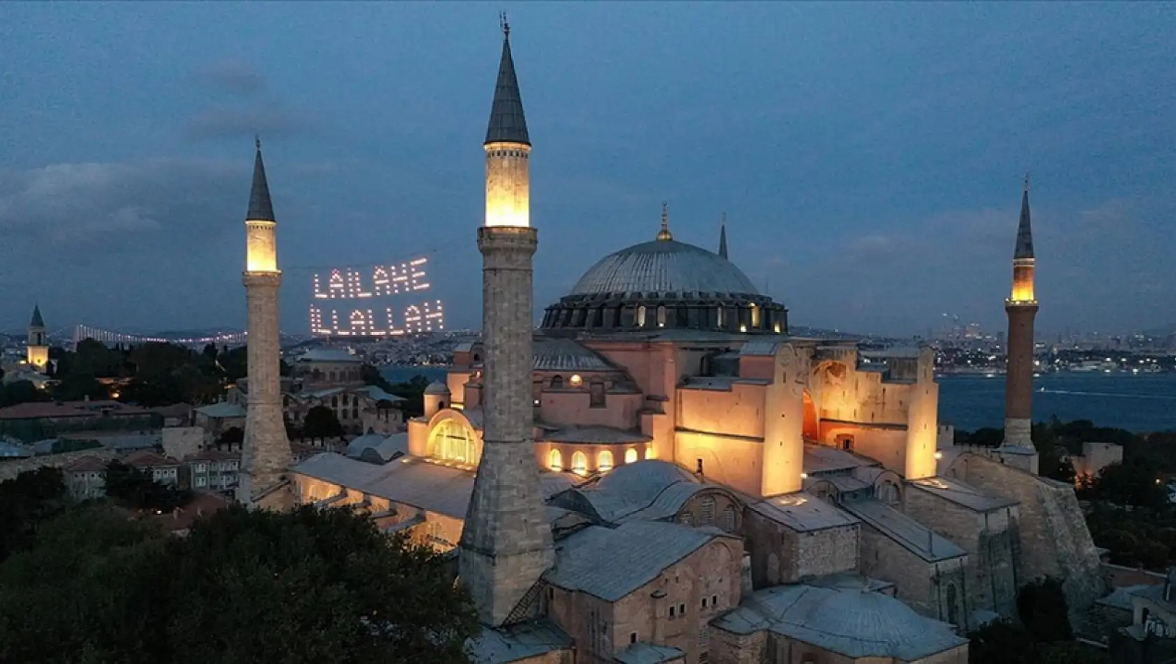 Hazreti Muhammed'in Doğum Günü Olan Mevlid Kandili Bu Gece İdrak Edilecek