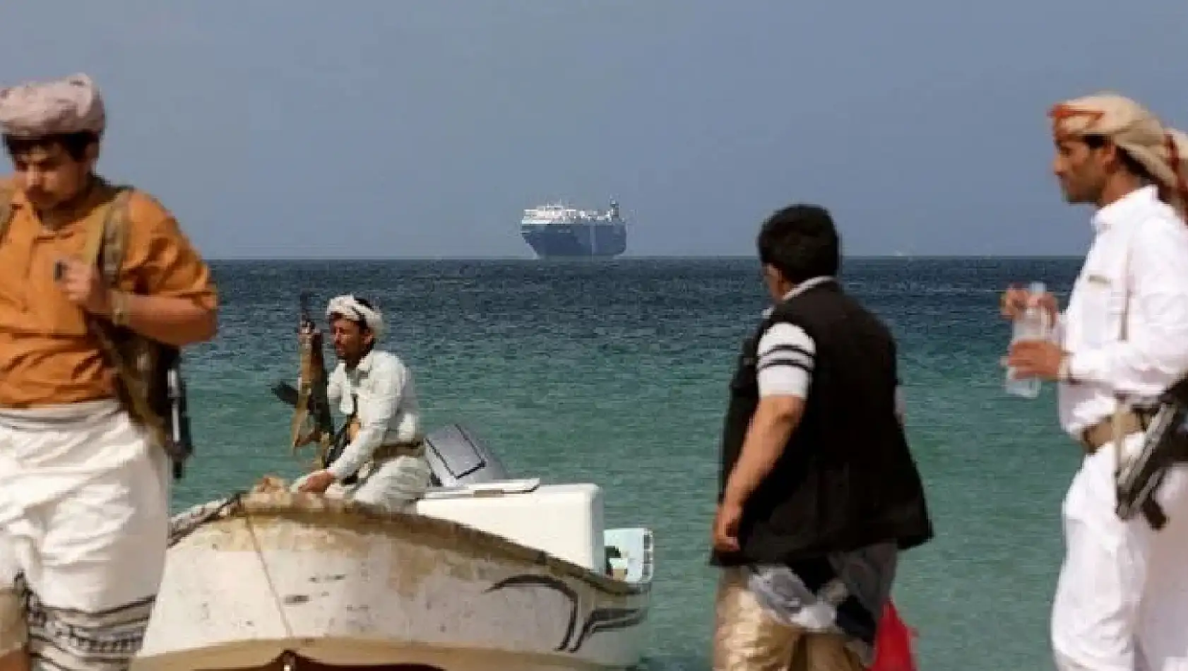Husiler İsrail'e Ait Olan Gemiye İHA'lar İle Saldırdı