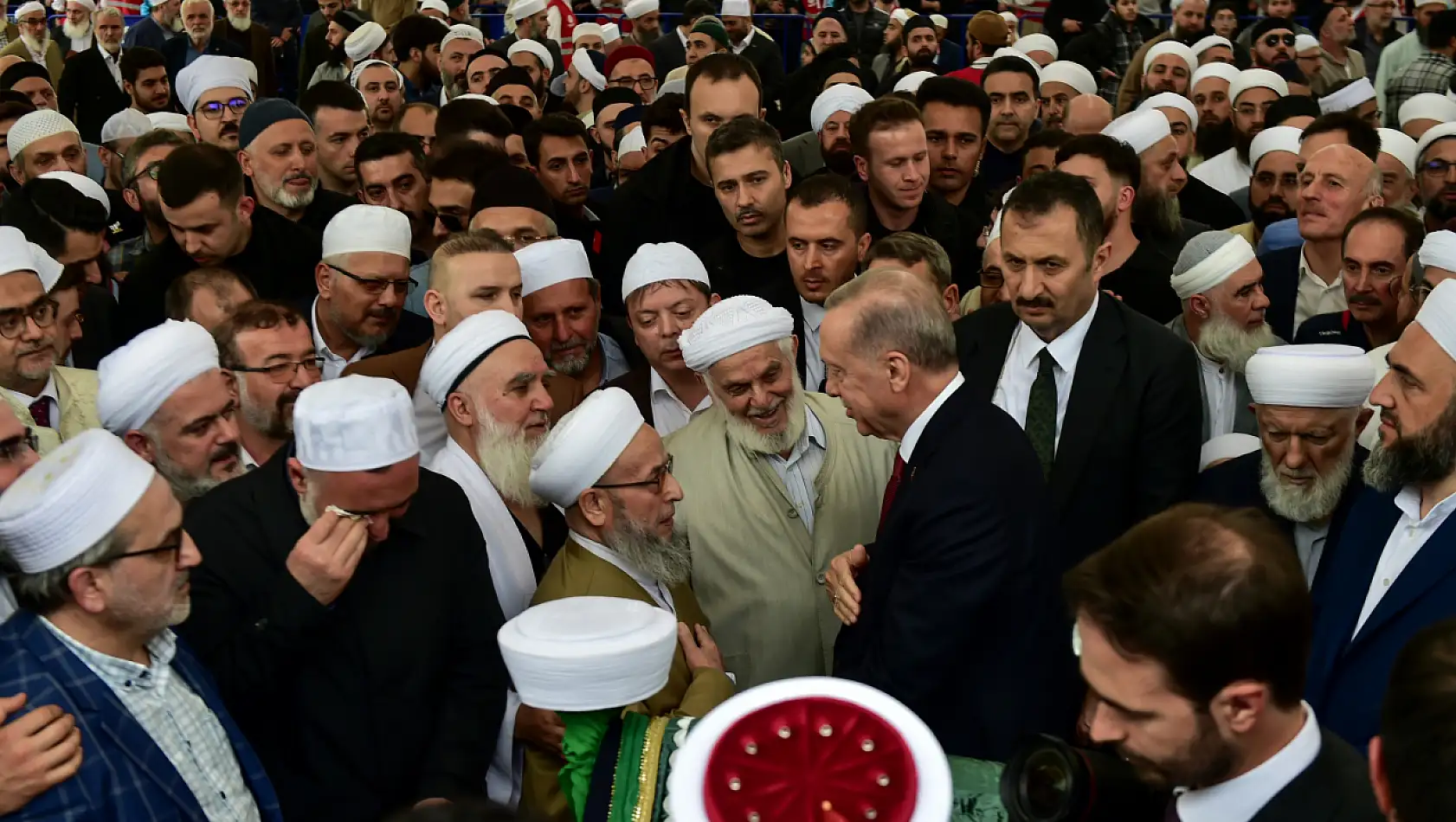 İsmailağa Cemaati Liderinin Cenazesine Hangi Siyasi İsimler Katıldı?