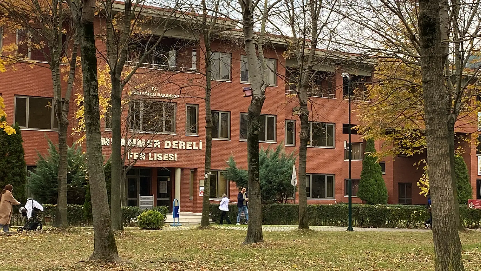 İzmit'te Şüpheli Ölüm! Fen Lisesi Öğrencisi 2.Kattan Düşerek Can Verdi