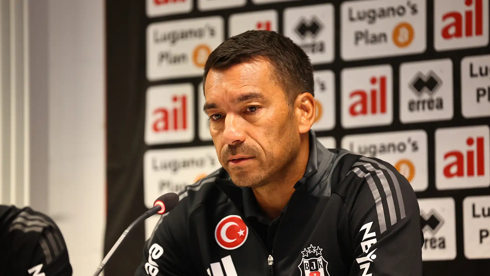 Lugano Maçı Öncesi Giovanni van Bronckhorst'tan Dikkat Çeken Açıklama!