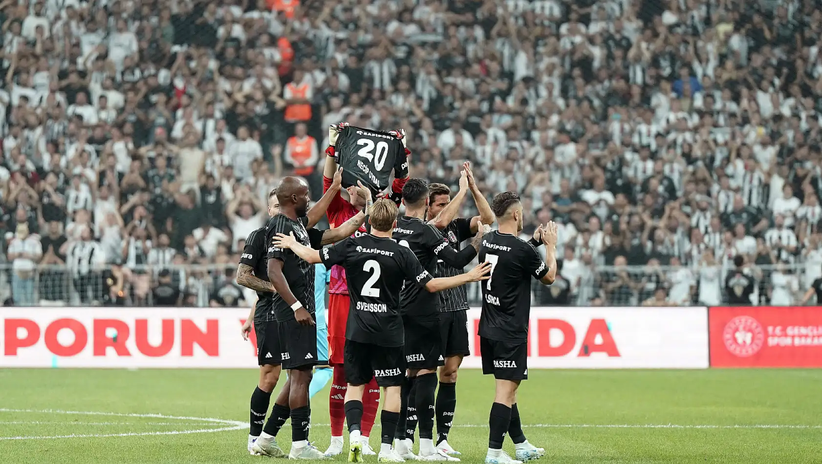 Lugano'ya Nefes Dahi Aldırmayan Beşiktaş İlk Yarıyı 1-0 Önde Tamamladı!