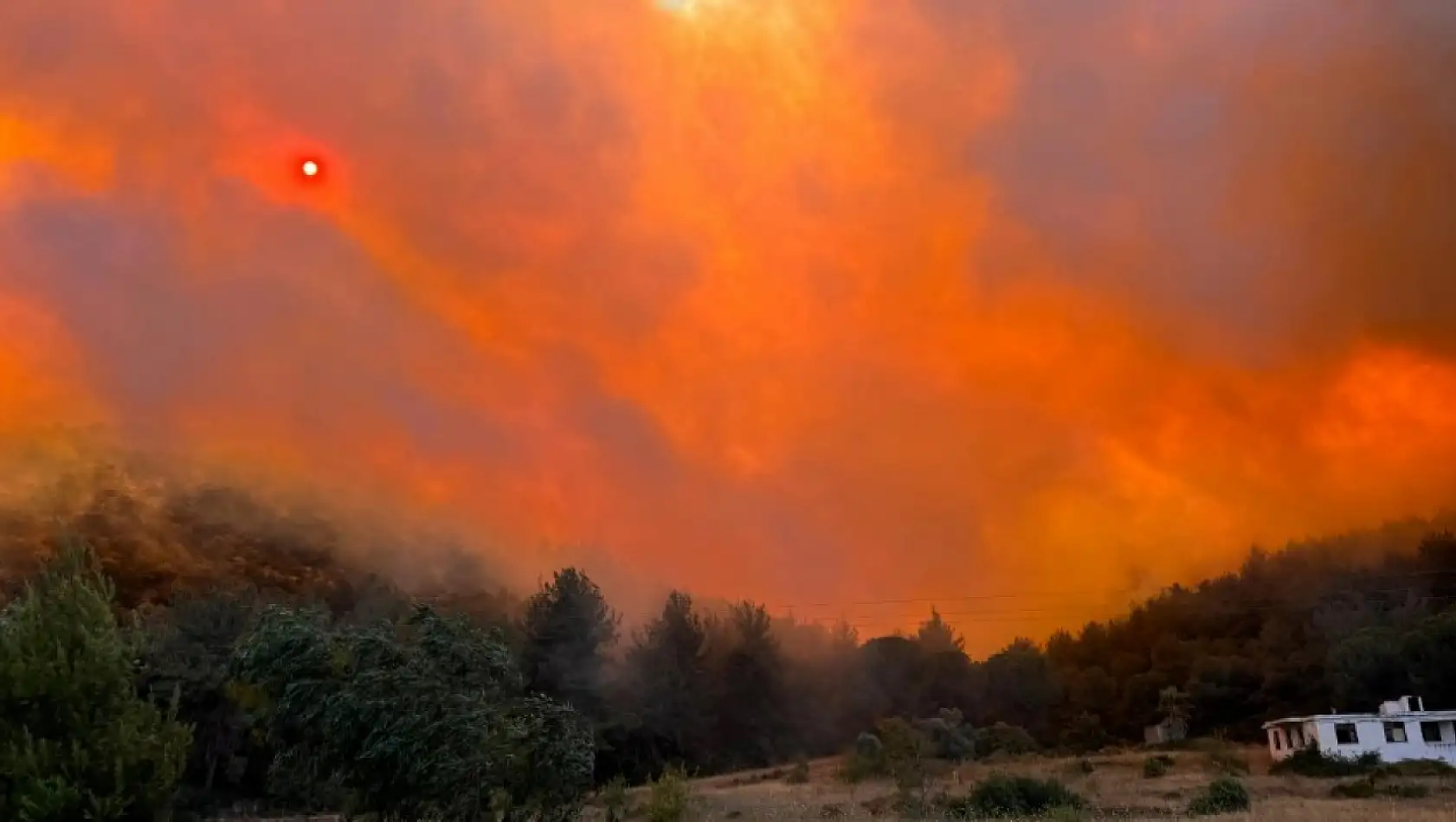 Yangının Devam Ettiği İzmir'de Meteorolojiden Kötü Haber!