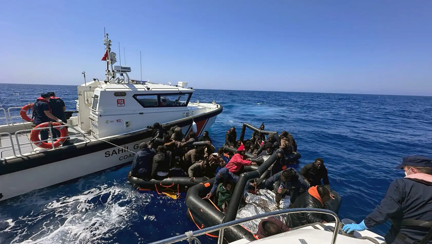 Yunanistan can sallarındaki düzensiz göçmenleri ölüme terk etti