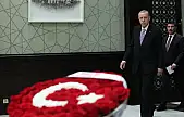 Devlet Bahçeli'den Kabine'ye Türk Bayraklı Çiçek Jesti