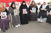 Diyarbakır Anneleri PKK'nın Silah Bırakmasıyla Çocuklarına Kavuşmayı Umut Ediyor