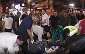 İzmir Büyükşehir Belediye Başkanı Tugay, grev nedeniyle biriken çöpleri topladı