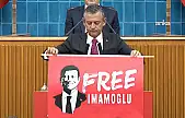 Özgür Özel 'Free İmamoğlu' Pankartı Açtı! Belediyelerdeki 'Ahtapotu' Açıkladı