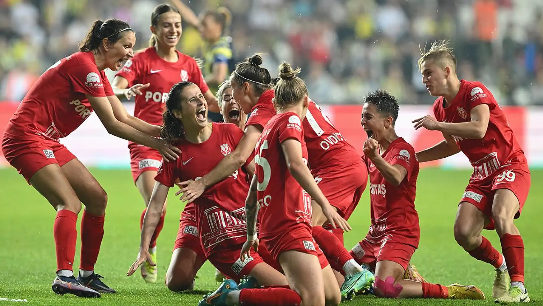 A Milli Kadın Futbol Takımı Teknik Direktörü Necla Güngör Kıragası'ndan özel açıklamalar