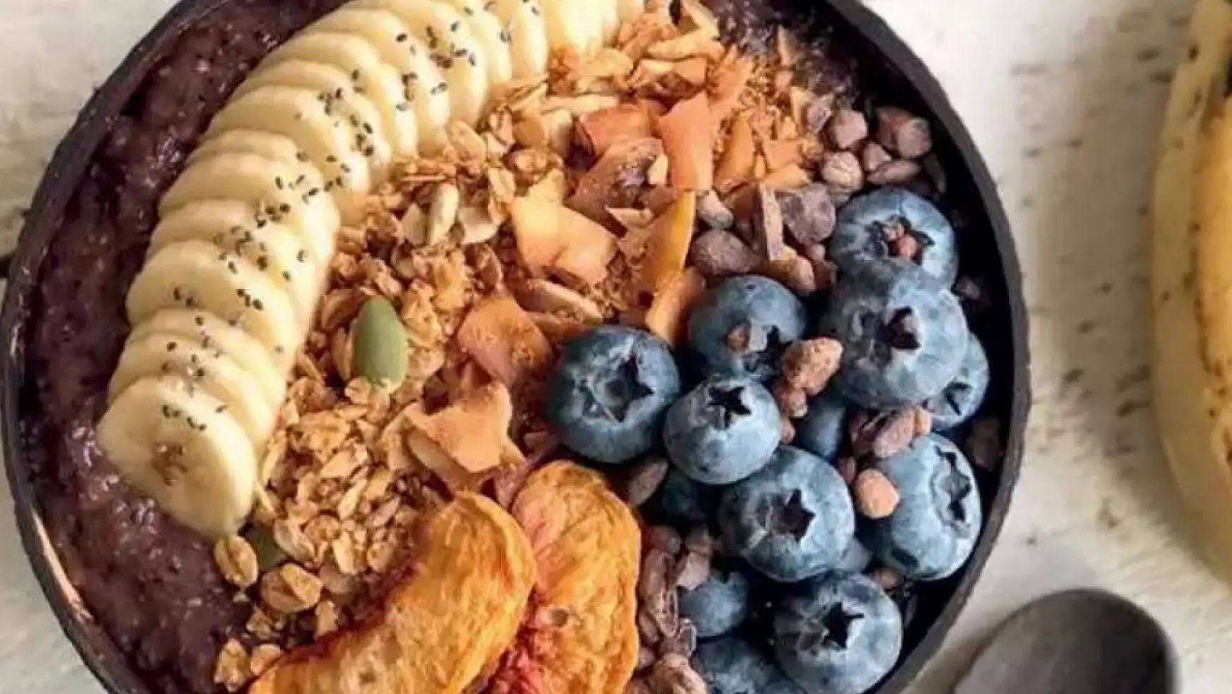 Acai Bowl Nasıl Yapılır? Yaz Kahvaltıları İçin Ferah ve Serinletici Acai Bowl Tarifi