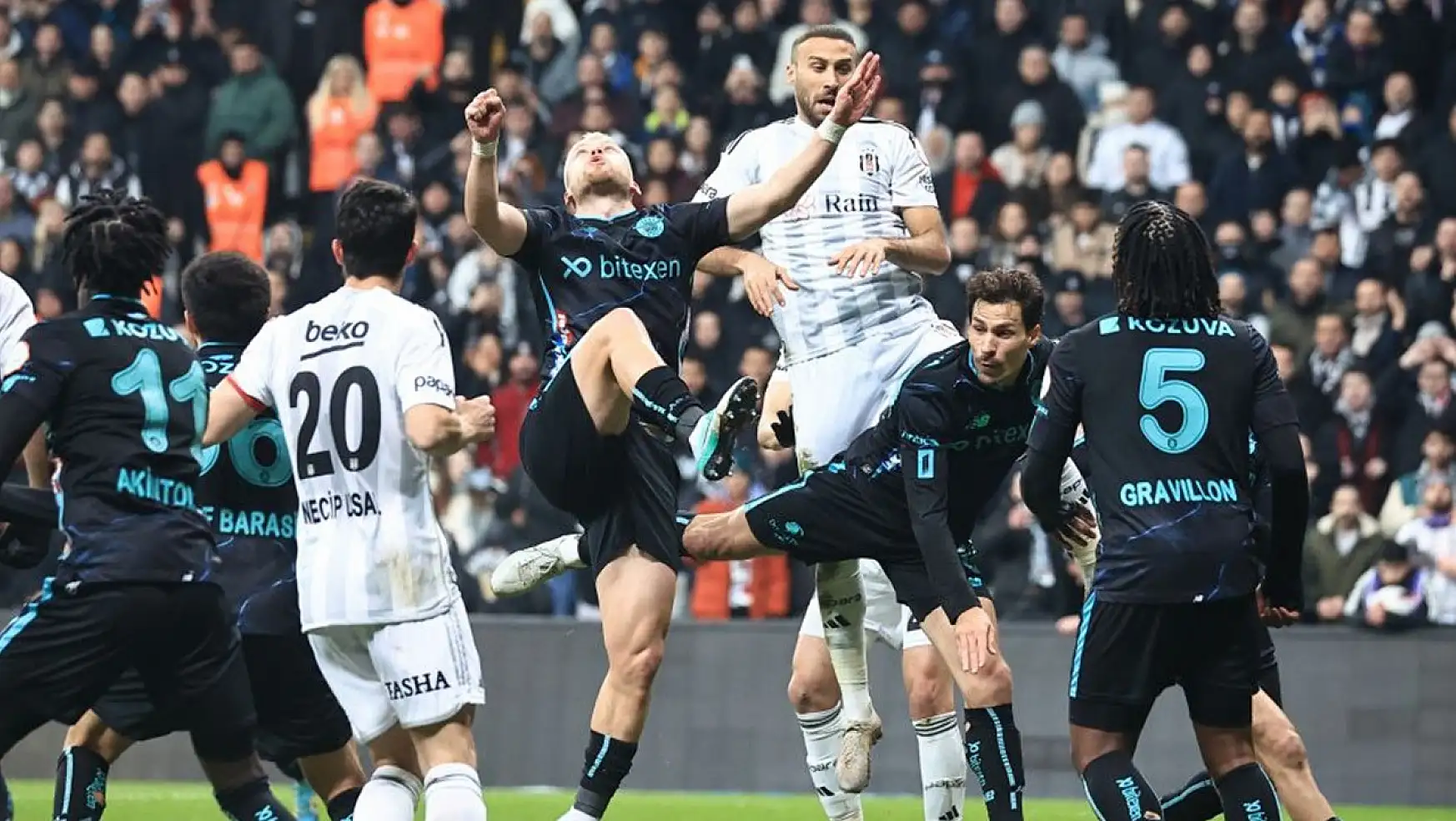 Beşiktaş 10 Kişi Kalan Adana Demirspor'u Yenemedi
