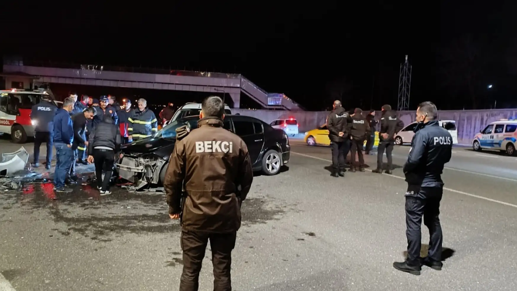 Bingöl'de gece saatlerinde 2 ayrı kaza 2 ölü, 4 yaralı