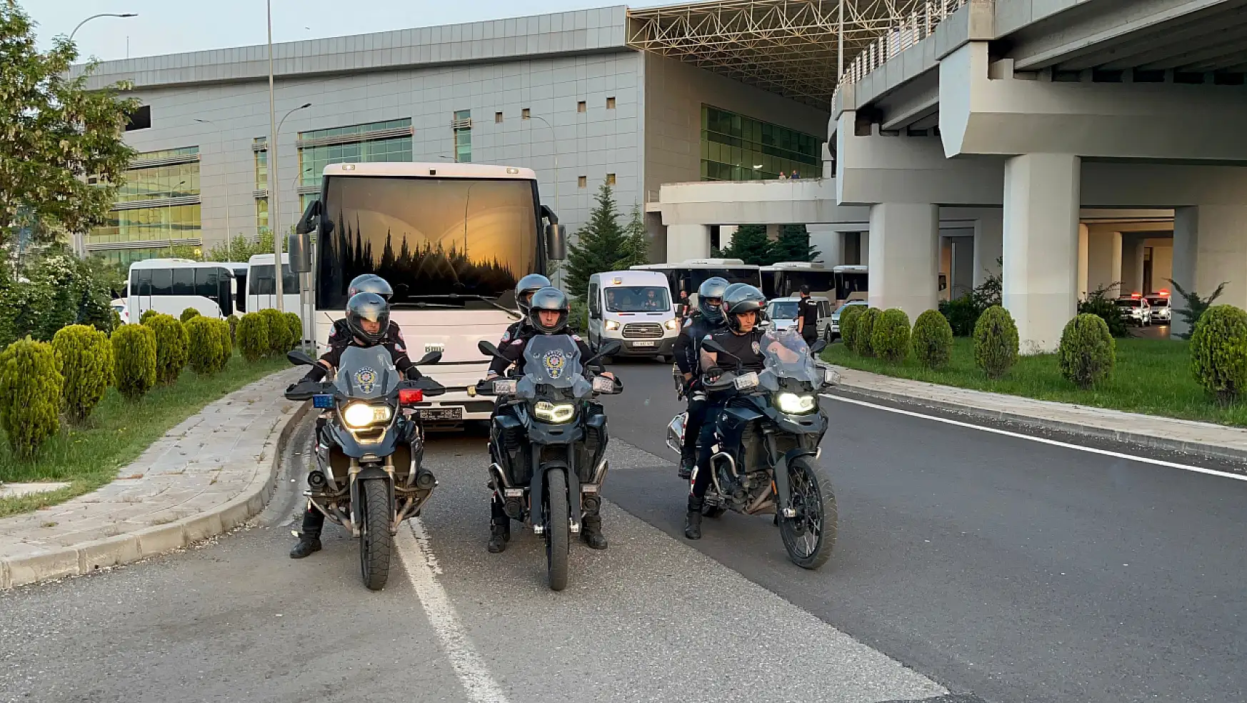 Bursaspor Diyarbakır'da! Zırhlı Araçlarla Otele Geçti