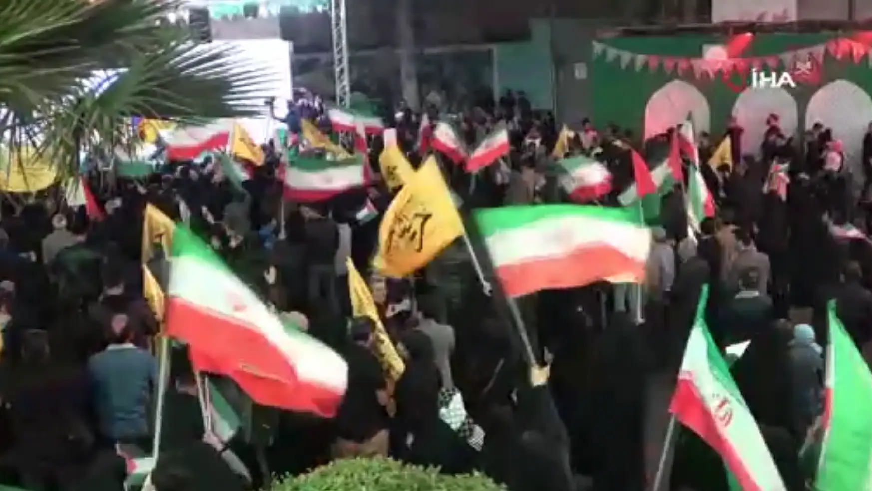 İran Konsolosluk Binasına Yapılan Saldırıyı Protesto Etti