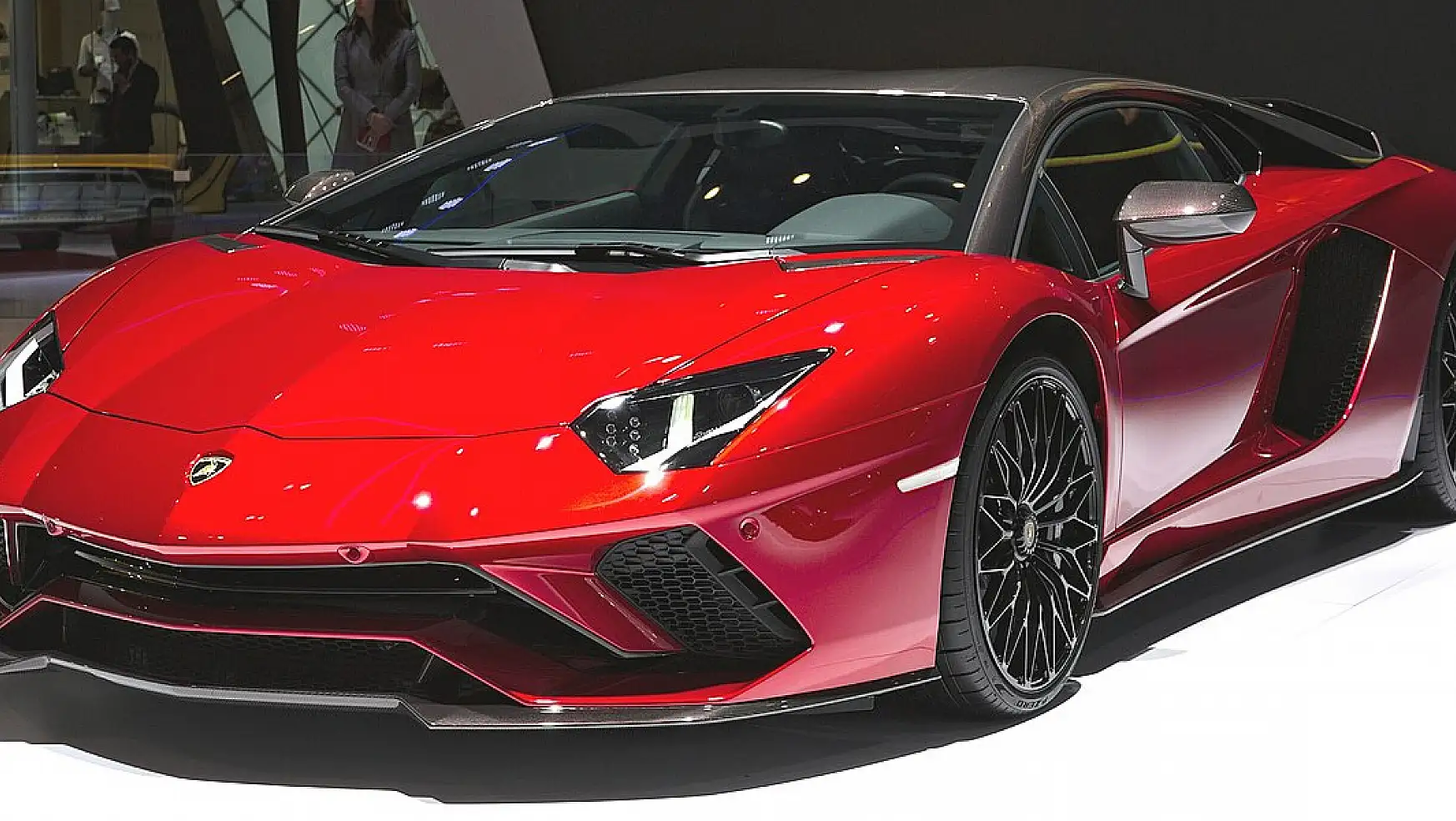 Lamborghini 2023 Yılında Yeniden Zirvede: Rekor Satışlar ve Karlarla Dolu Bir Yıl