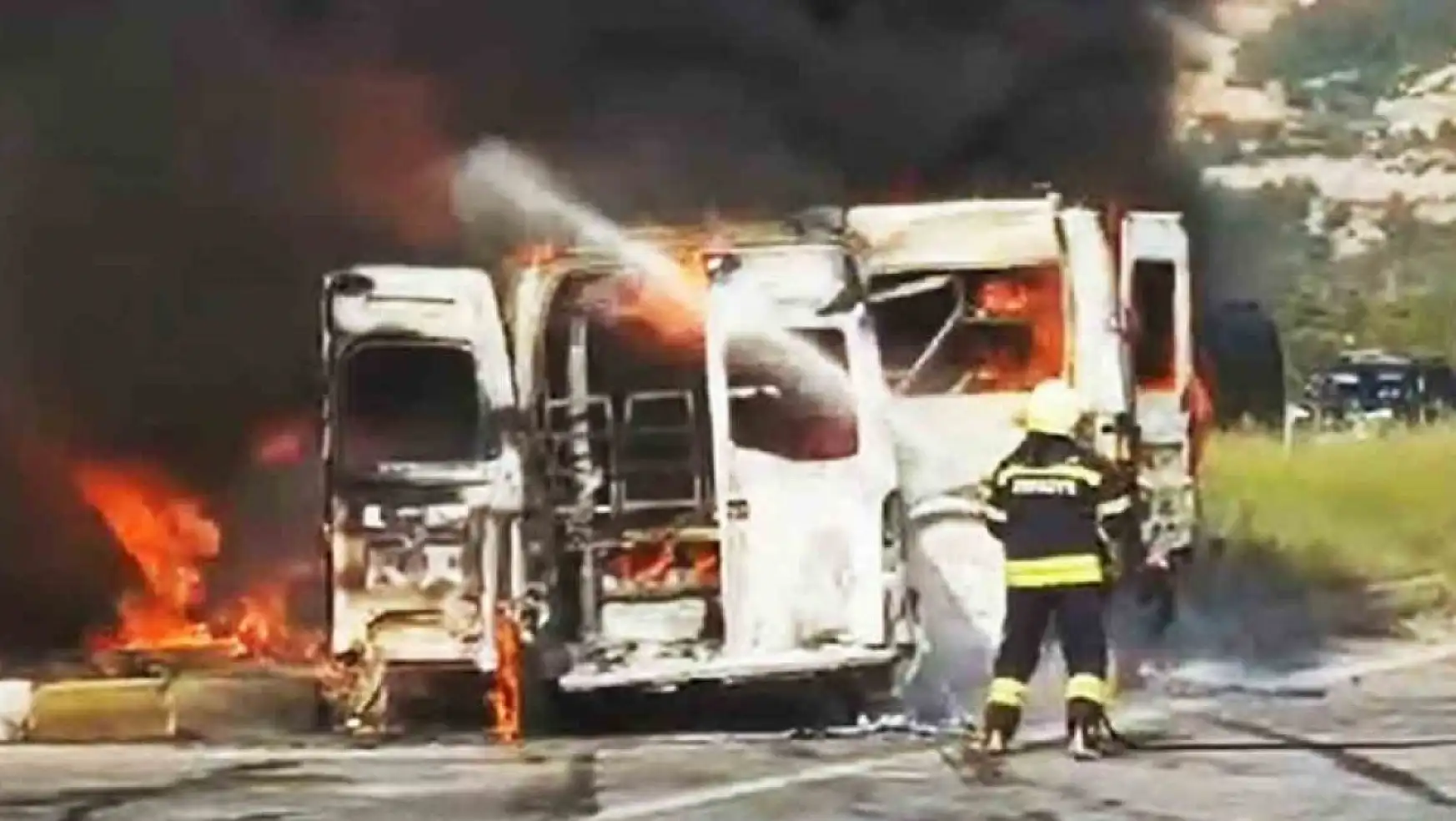 Milas'ta Feci Minibüs Kazası, 4'ü Ağır 14 Yaralı